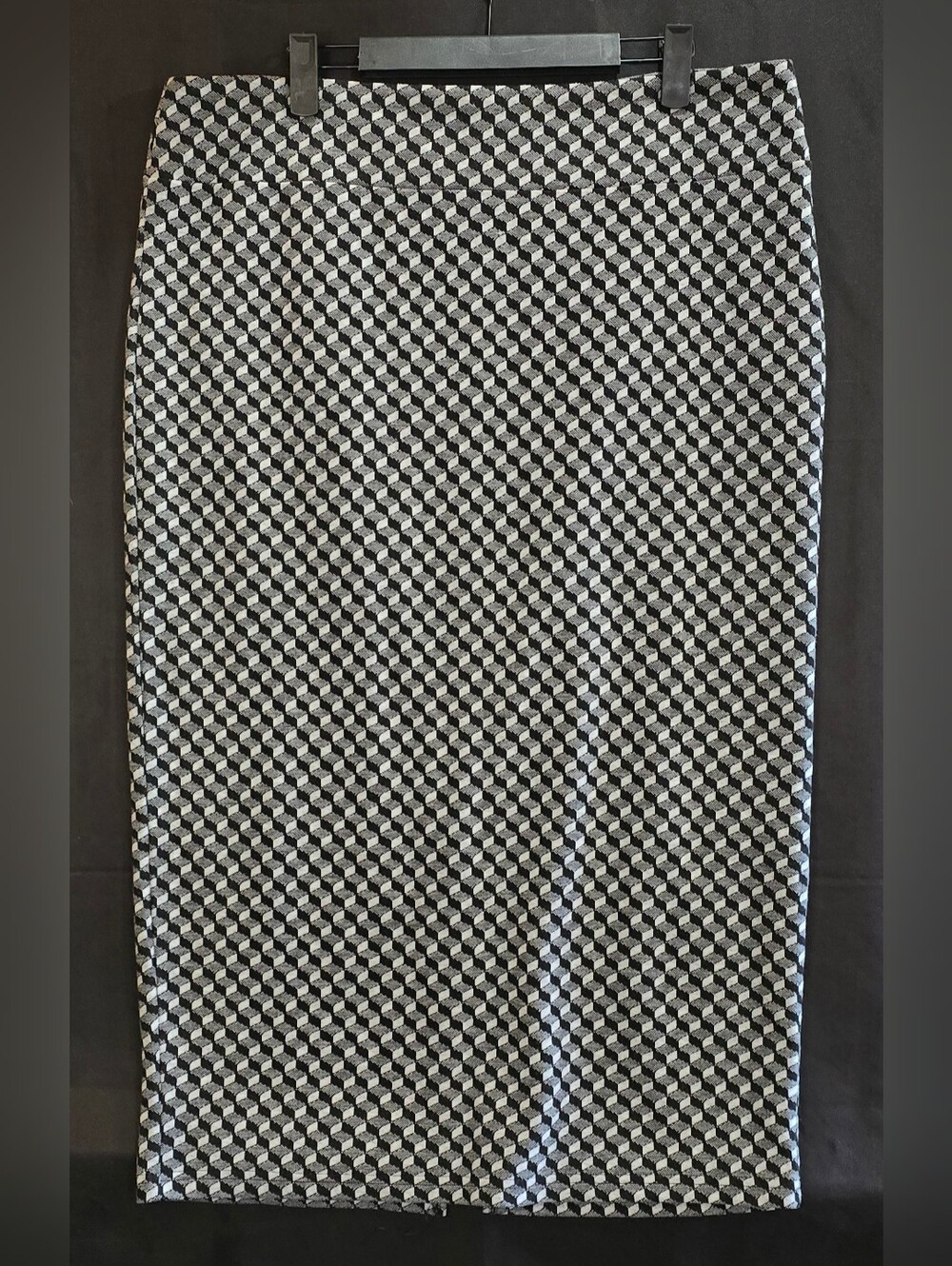 14th & Union Black Grey Geometric 3D Cube Pattern Pencil Skirt